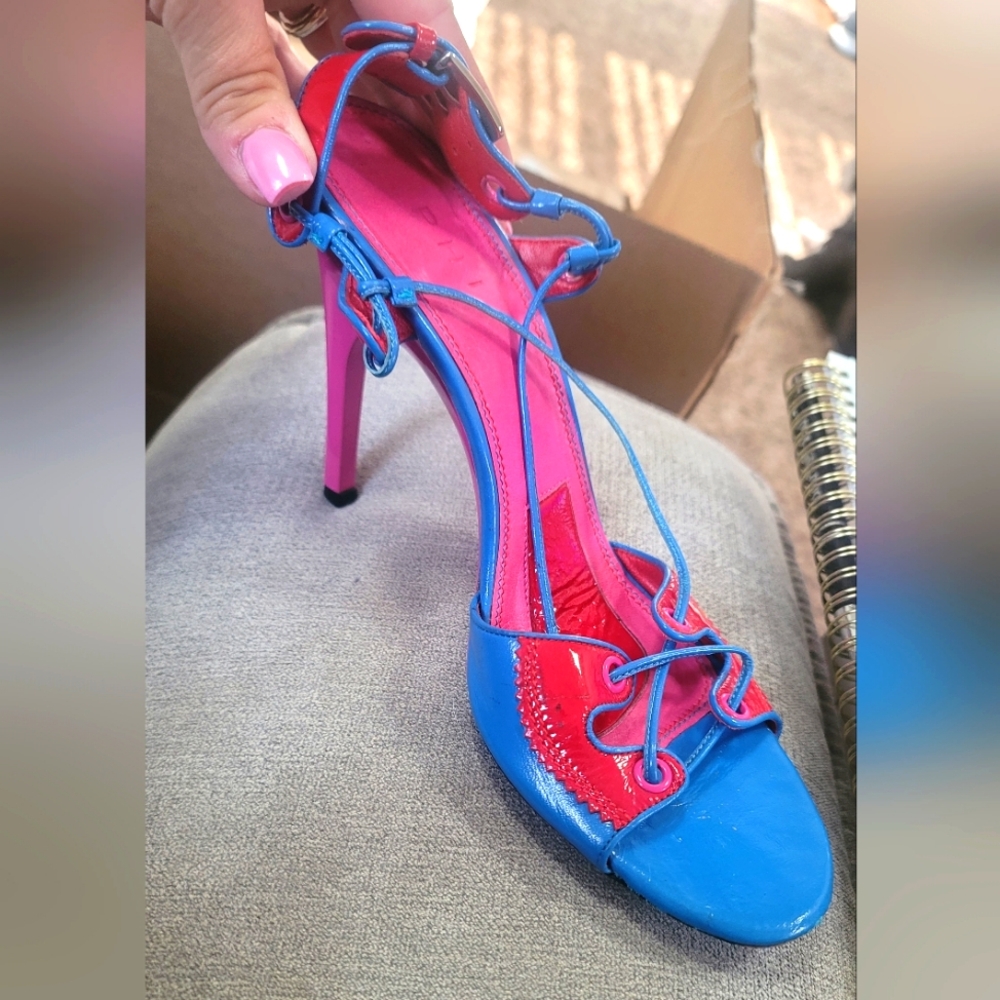 Phi shoe